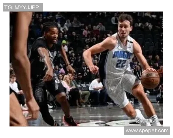 篮网与魔术对决球员表现数据分析与比较